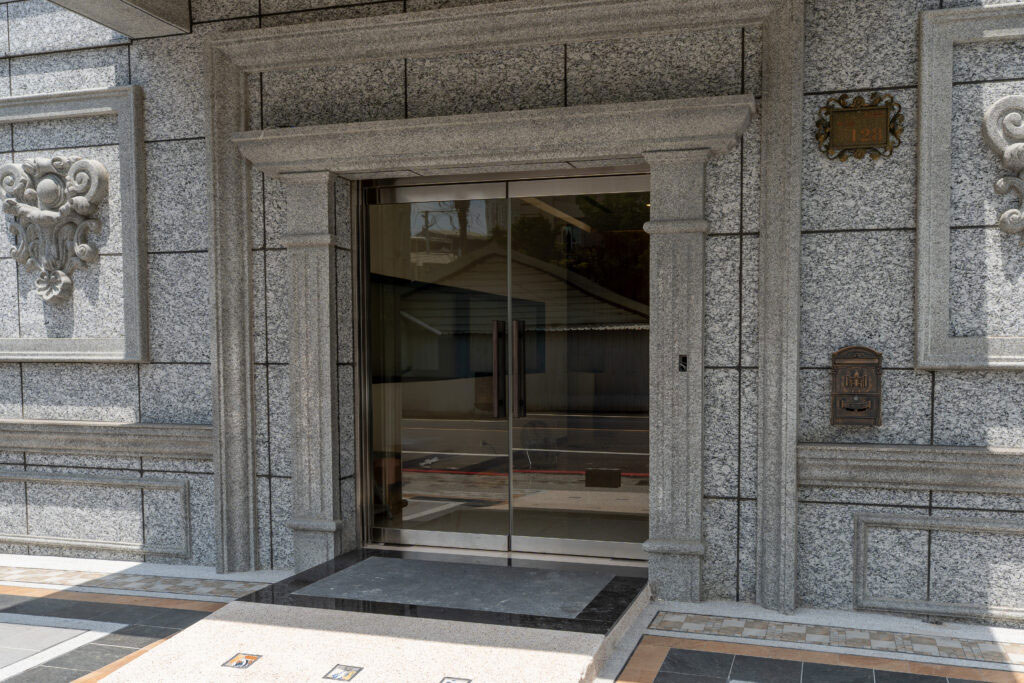 02.地鉸鏈推拉門、地鉸鏈安裝-1024x683-1