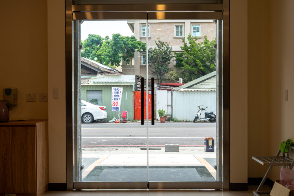 地鉸鏈推拉門、地鉸鏈保養