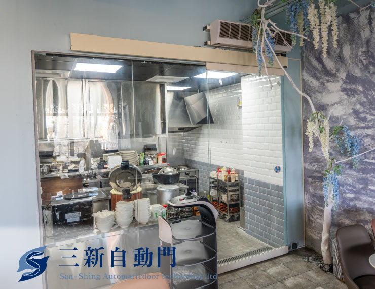 餐飲店面進出口自動門場景圖