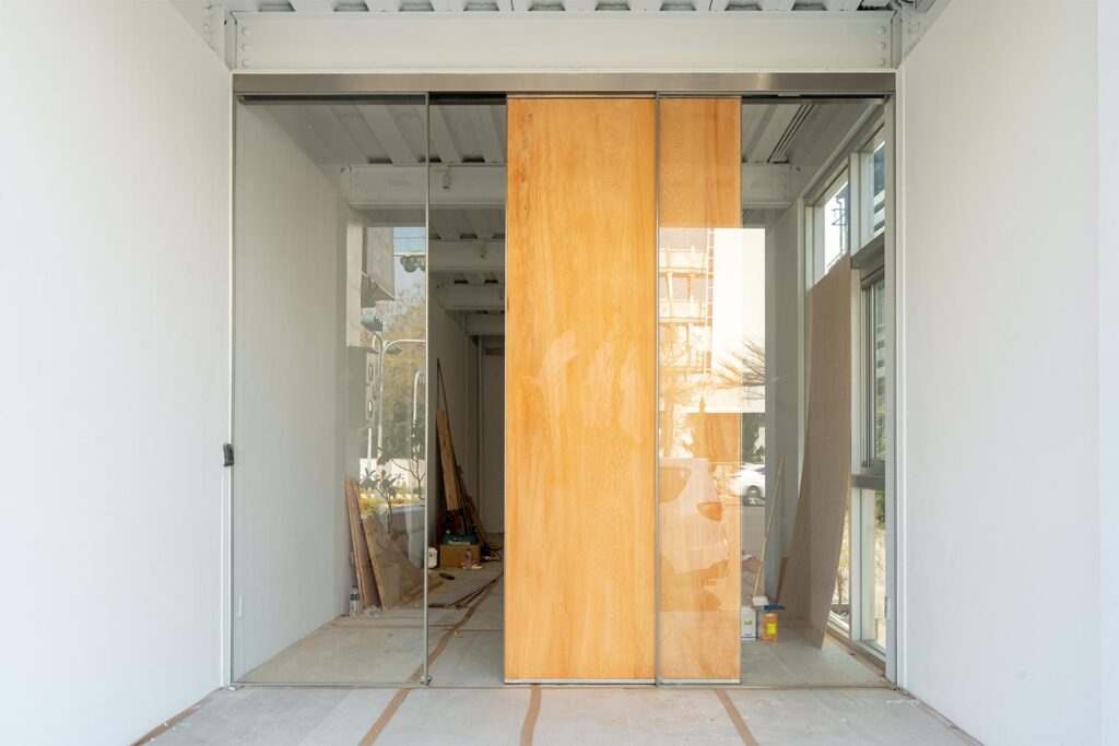 自動門機組放置位置規劃得宜，才能讓門面美化更上一層樓
